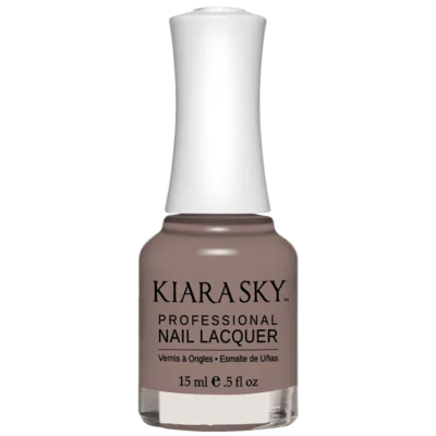 N569 Femme Fatale