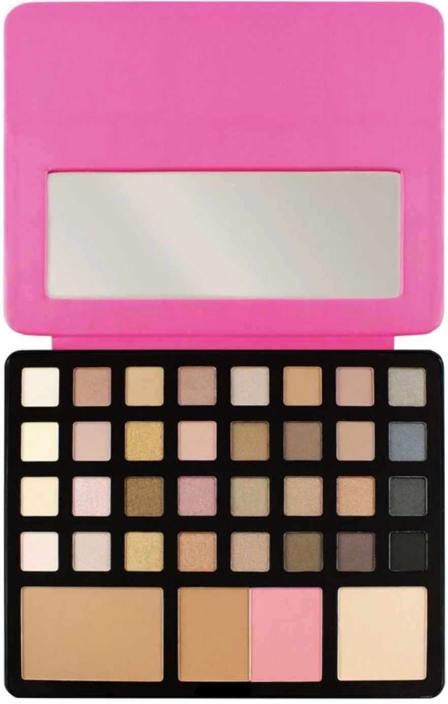 Revolution Freedom Pro Artist Pad Studio To Go – Beauty Outlet